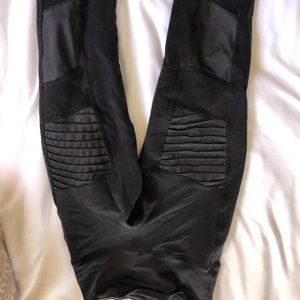 Alo Yoga Black Motto Leggings XXS